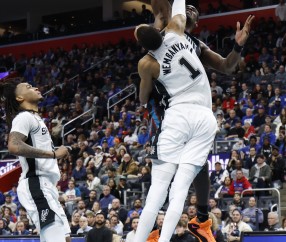 开云下载-仅次文班&amp;鲨鱼！杜伦单场砍至少30分15板且0失误 历史第3年轻中锋