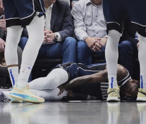 已伤缺10个月！名记：欧文在交易截止日前不会复出 可能赛季报销