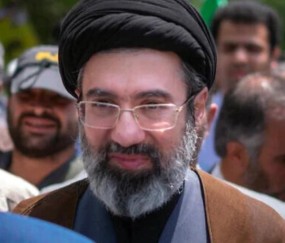 开云体育-小哈梅内遇袭受伤，伊朗各派誓死效忠，不到24小时，81个内鬼被抓