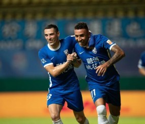 开云体育下载-【中超】戴维森建功谢鹏飞破门 广州城0比3武汉三镇